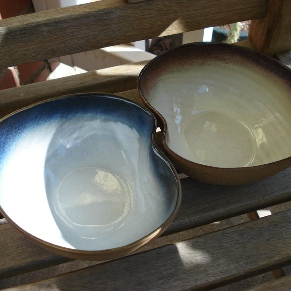 TWO PETER POTS QUAHOG BOWLS SEAGULL BLUE & MAHAGONY BROWN - Picture 4 of 10